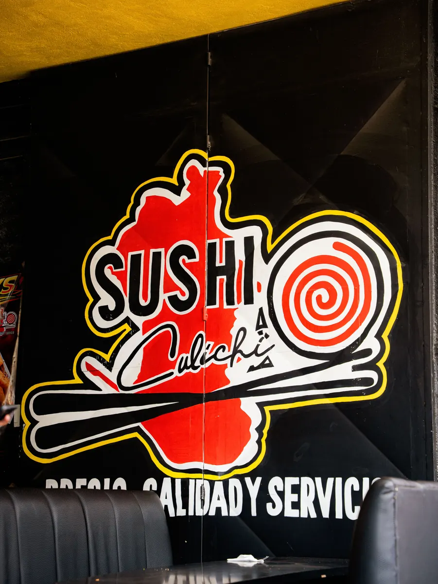 Local de Sushi Culichi con mural
